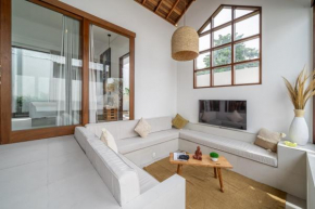 Stylish 2BD Villa with Pool in the heart of Canggu